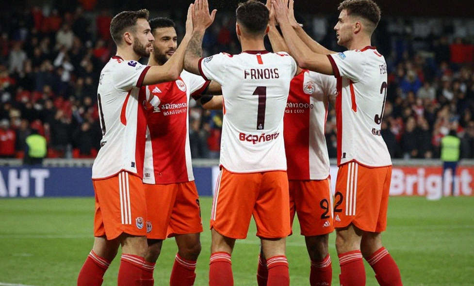 VAR tại V.League 1 và khoảng lặng trên khán đài