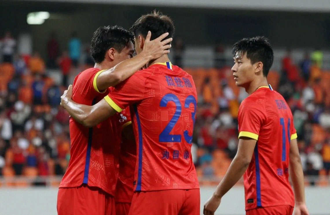 Kỳ Chuyển Nhượng V.League: Tín Hiệu Thật Nằm Sau Những Dòng Tin Vắn