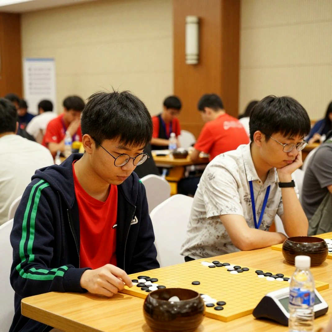 Yu Yangyi thắng Ding Liren ở Shenzhen Masters: một kết quả bị chôn sau tên một tạp chí