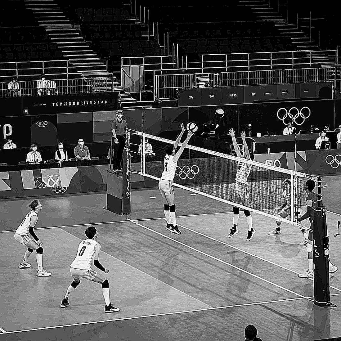 Bóng chuyền nữ Asiad 20: Trung Quốc lần thứ 10 đăng quang, nhưng ngôi vương không hề phẳng lặng