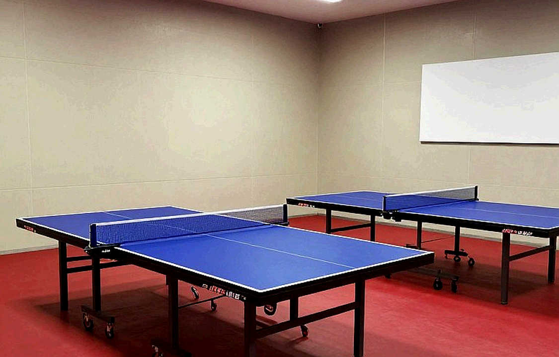 Lớp đất dưới ánh đèn: Giải mã đường cong trưởng thành của một tay vợt trẻ Nhật Bản Lớp đất dưới ánh đèn: Giải mã đường cong trưởng thành của một tay vợt trẻ Nhật Bản