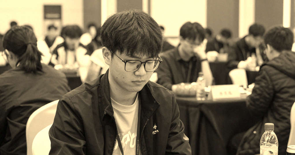 3.f6 từ cú bấm chuột sai, lời khen hiếm hoi của Carlsen và ván hòa đáng giá của Sindarov tại GCL 2026