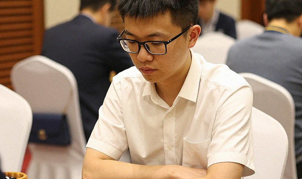 3.f6 từ cú bấm chuột sai, lời khen hiếm hoi của Carlsen và ván hòa đáng giá của Sindarov tại GCL 2026