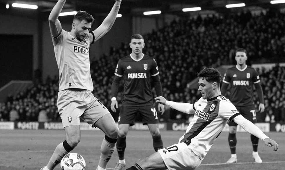 Rojo 36 tuổi và canh bạc Libertadores của Estudiantes: Khi hàng thủ được mua bằng ký ức Rojo 36 tuổi và canh bạc Libertadores của Estudiantes: Khi hàng thủ được mua bằng ký ức