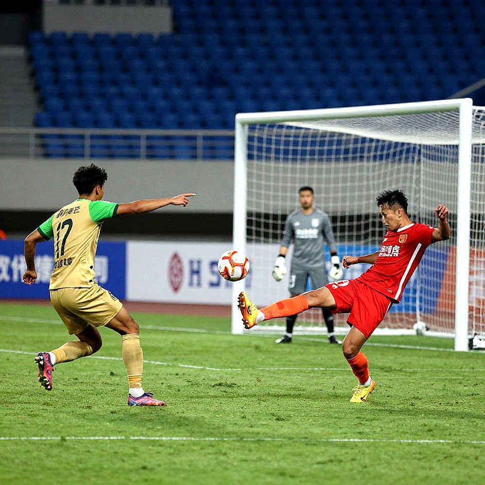 CAHN gặp Kashima Antlers: Khi thể lực là biến số lớn hơn cả chiến thuật