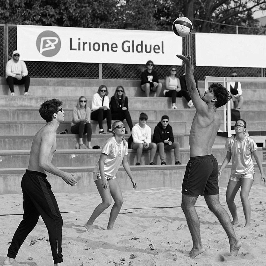 Asiad 20 và bảng xếp hạng thật của bóng chuyền nữ châu Á: Khi tấm huy chương vàng che khuất một đường cong mệt mỏi Asiad 20 và bảng xếp hạng thật của bóng chuyền nữ châu Á: Khi tấm huy chương vàng che khuất một đường cong mệt mỏi