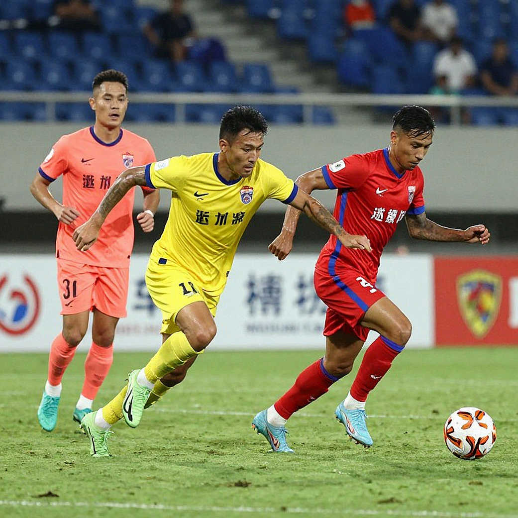 Vietnam Before the Third-Place Play-off: A Thin Squad, a Crowded Calendar, and the Shadow of Bergson Vietnam Before the Third-Place Play-off: A Thin Squad, a Crowded Calendar, and the Shadow of Bergson