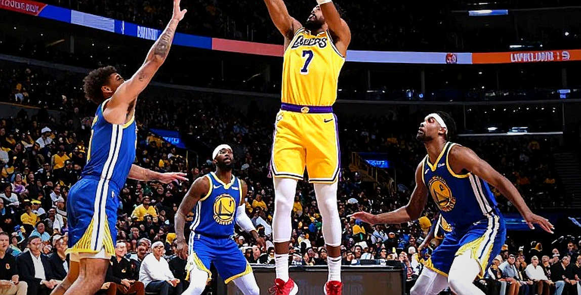 Anadolu Efes hạ Real Madrid: Chiến thắng đầu tiên và bài toán phòng ngự pick-and-roll Anadolu Efes hạ Real Madrid: Chiến thắng đầu tiên và bài toán phòng ngự pick-and-roll